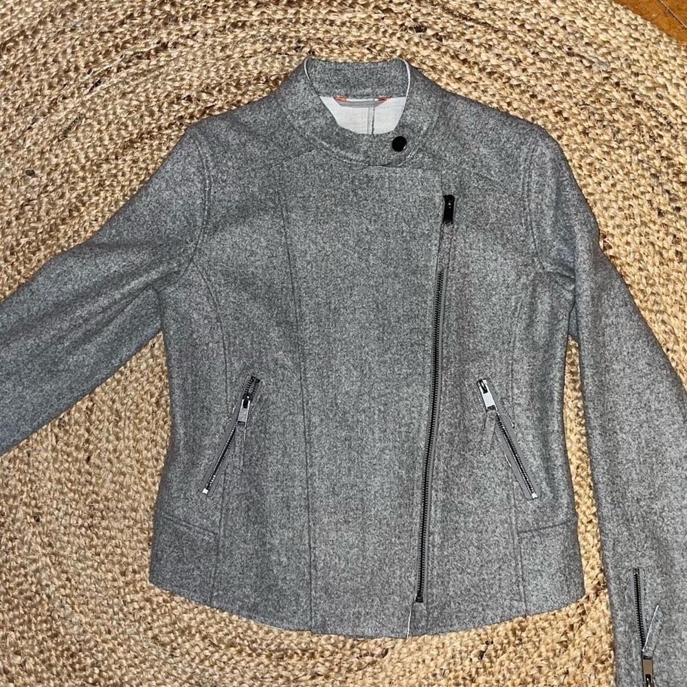 Banana Republic Moto Grey Boiled Wool laser cut blazer -Sz M-zipperdetails NWOT - Picture 12 of 12